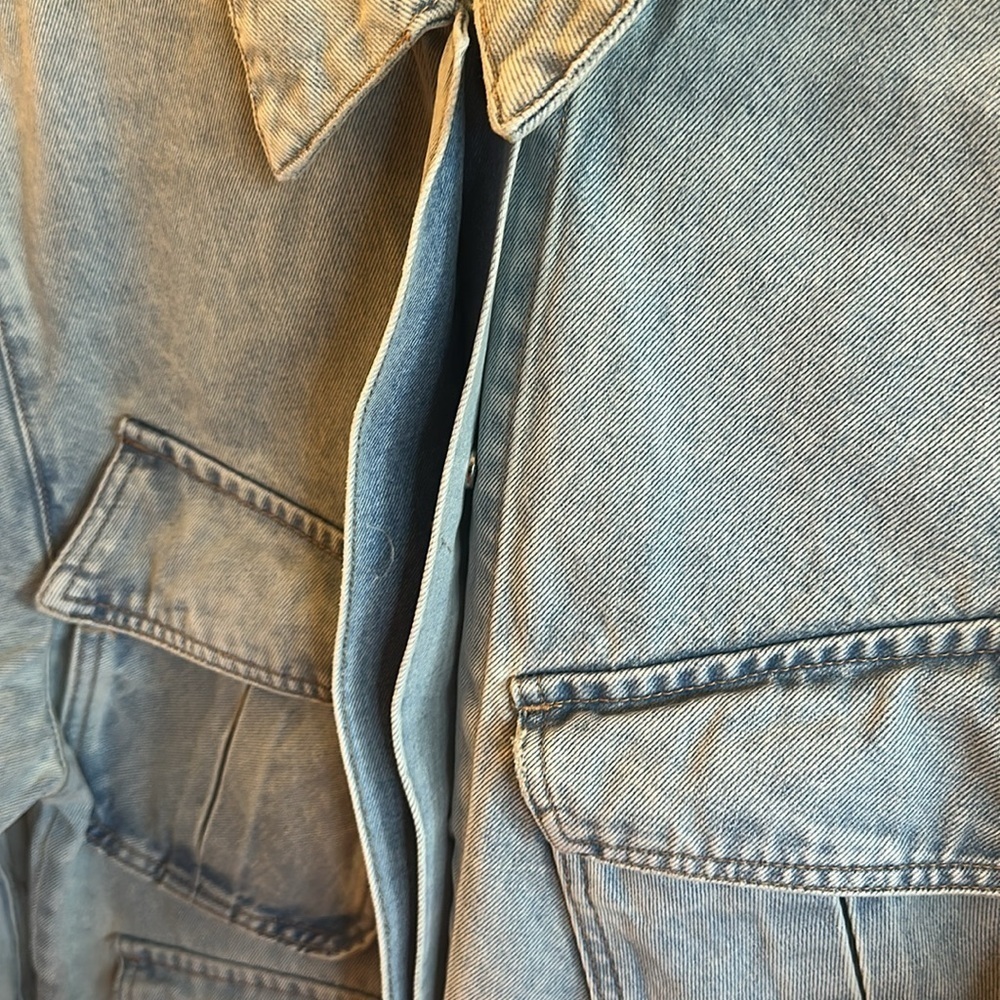 Veveret Denim Utility Jean Jacket Size Medium Light Wash Oversized Cargo Pockets - Picture 6 of 15
